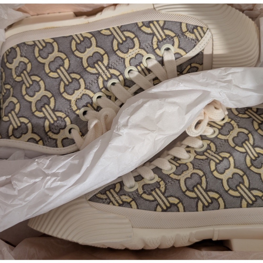 NWT Tory Burch Buddy Cap Toe Canvas Off White High Top Sneakers/Duck Shoes